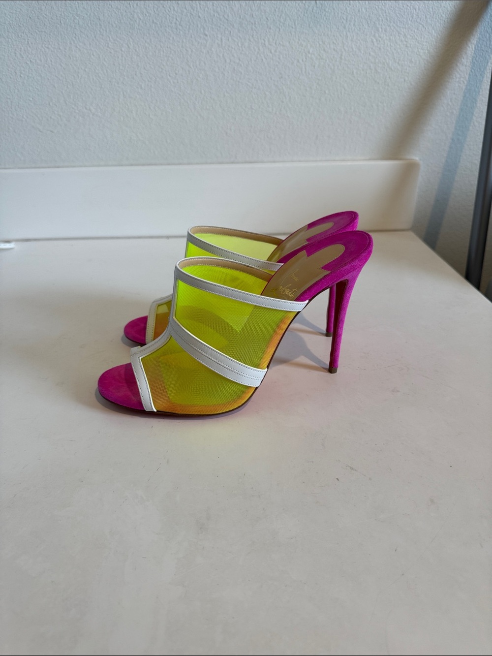 Christian Louboutin Brown Kraft Box with Red Logo - Picture 8 of 8